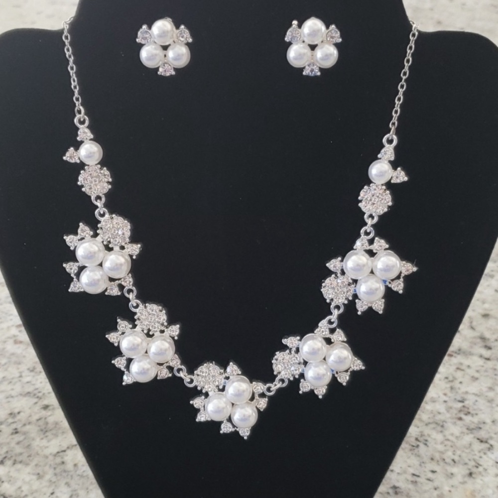Necklace & Earring set